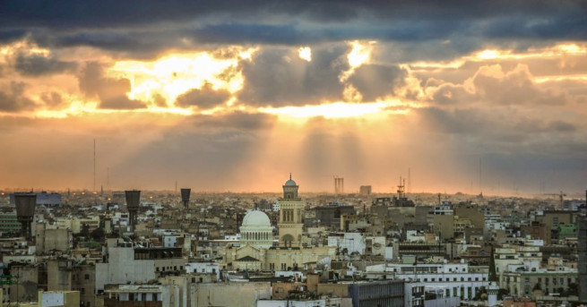 Всички опити Либия да бъде стабилизирана отвън се провалиха Затъващата