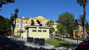 п