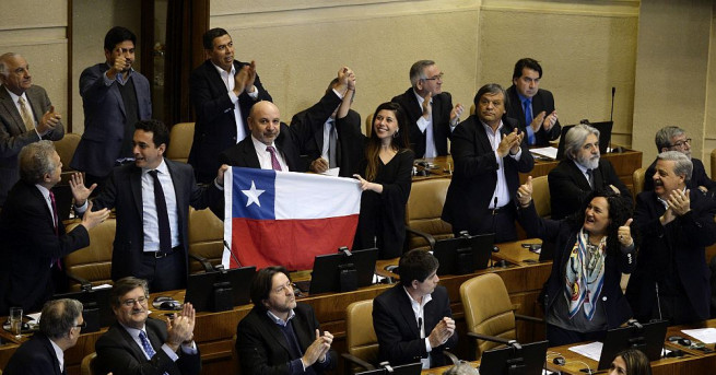 В четвъртък чилийският конгрес смекчи строгата забрана за абортите която