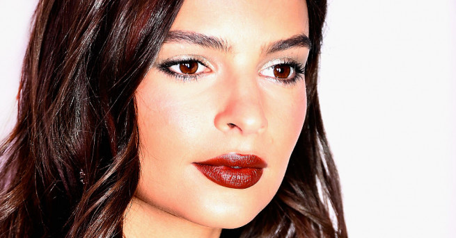 Актрисата и модел Емили Ратайковски засне гореща фотосесия за модното