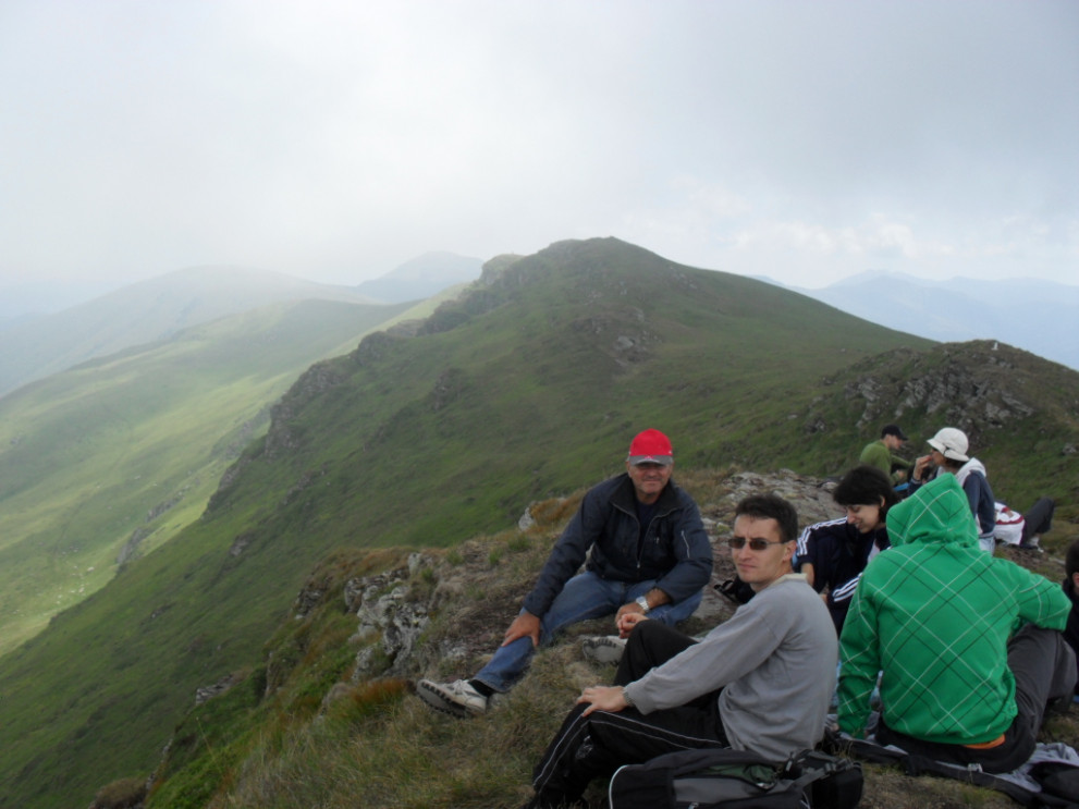 Туристическата група, която изкачи връх Миджур.