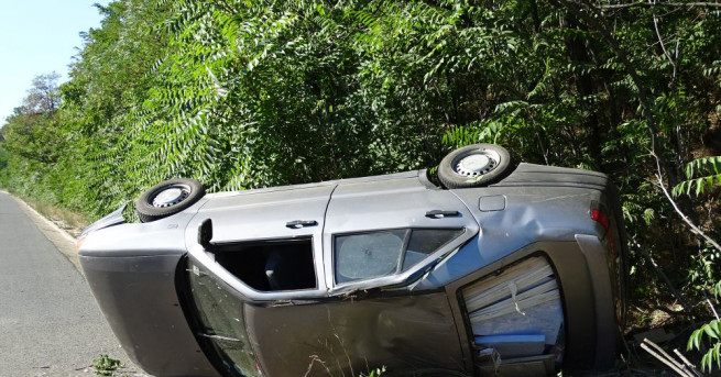 Автомобил е катастрофирал на 255 км на автомагистрала Тракия в
