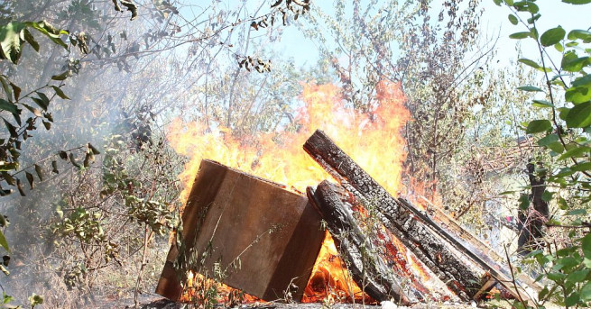 Овладян е пожарът между селата Изворище Миролюбово и Банево Това