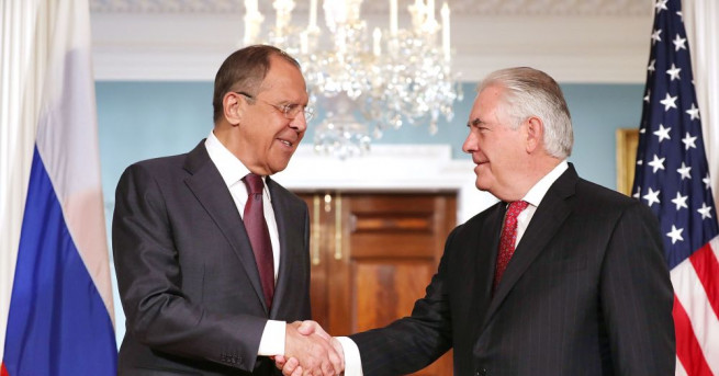 Американският държавен секретар Рекс Тилърсън и руският министър на външните