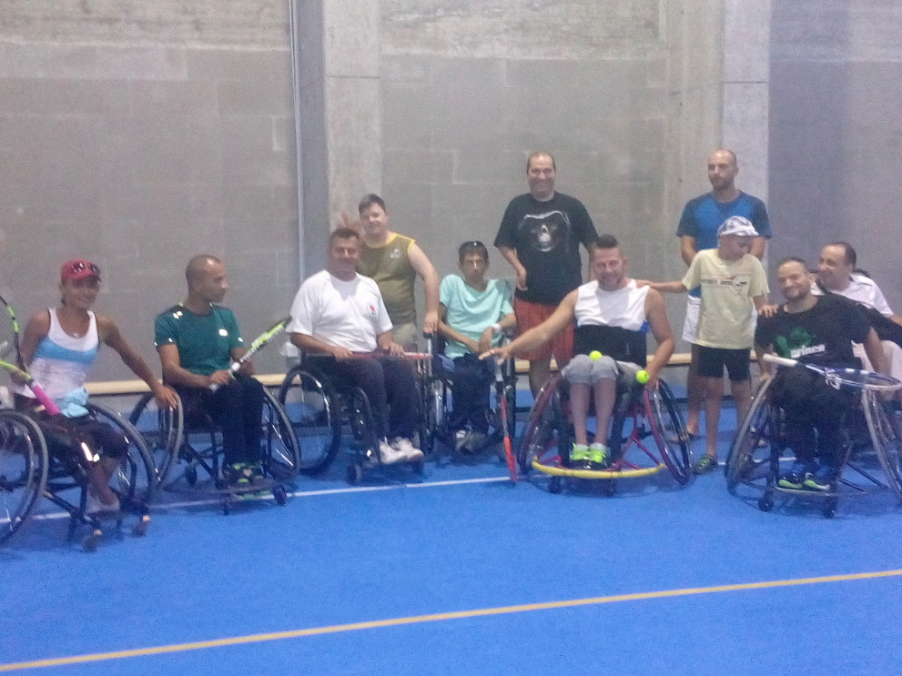 Тенис на корт с инвалидни колички-всичко е възможно!