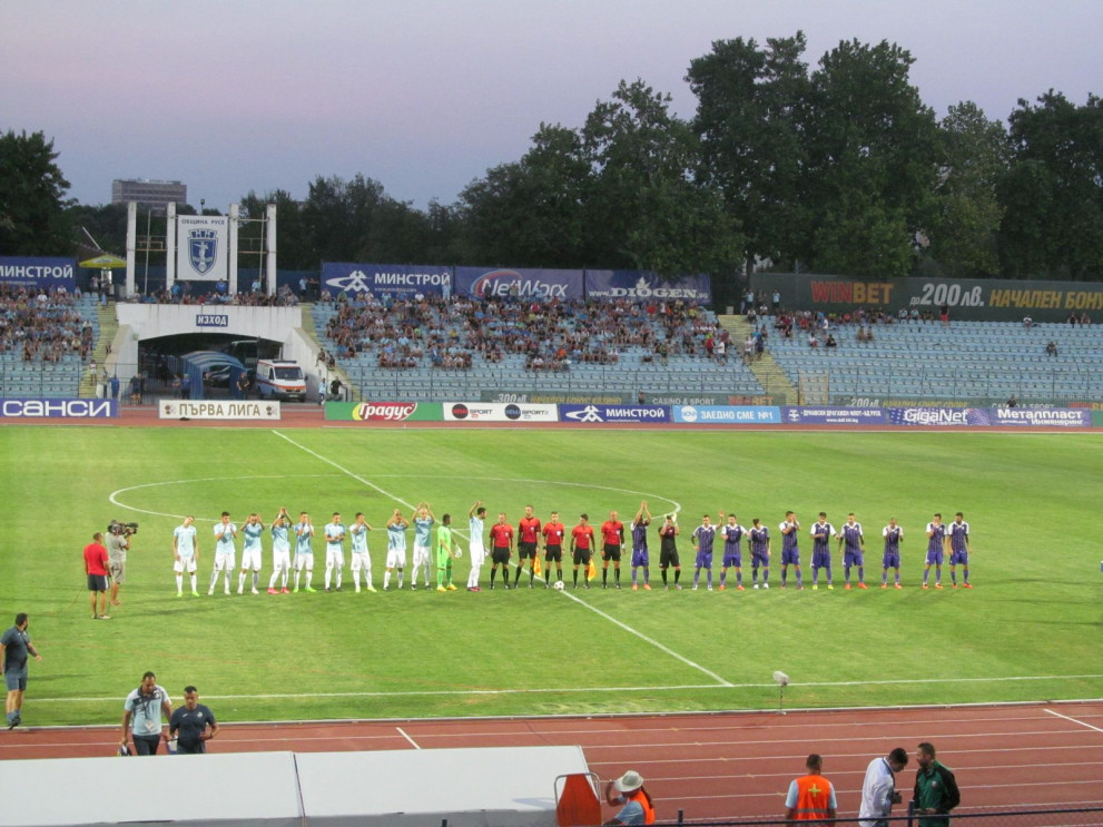 "Дунав" срещу "Етър" на роден терен