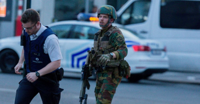 Полицаи откриха огън по автомобил в брюкселския квартал Моленбек и