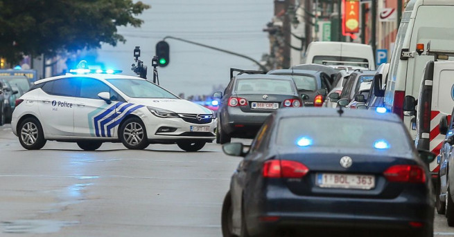 Полицаи откриха огън по автомобил в брюкселския квартал Моленбек и