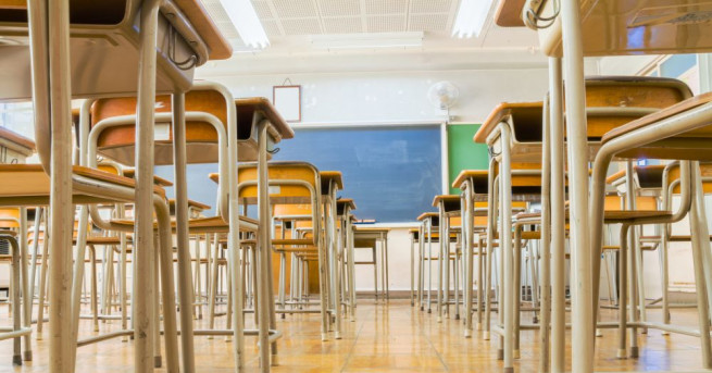 Министерство на образованието и науката обяви минималните работни заплати в