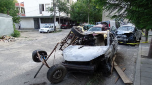 изгоряла кола