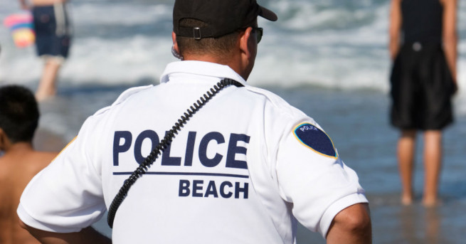Френската полиция съобщи за въоръжен инцидент на плажа на остров