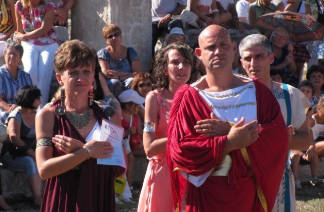 Възстановки на римска сватба и гладиаторски битки ще са част от акцентите в празника.