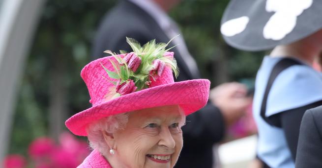 Елизабет II която държи първенството за най дълго управлявалия монарх може