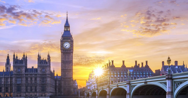 Часовникът на кулата Елизабет на британския парламент известна с неофициалното