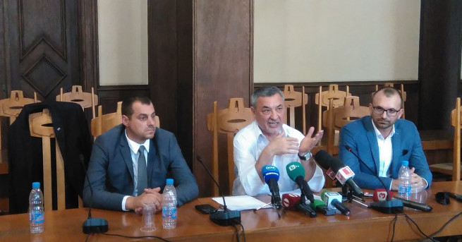 Преначертаване на защитените зони у нас иска вицепремиерът Валери Симеонов