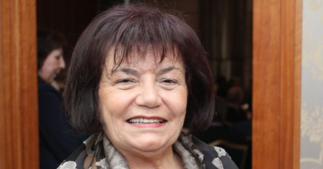 Месец преди началото на новата учебна година училищните директори търсят