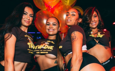 Секси зайчетата от стриптийз бара на Флойд Мейуедър