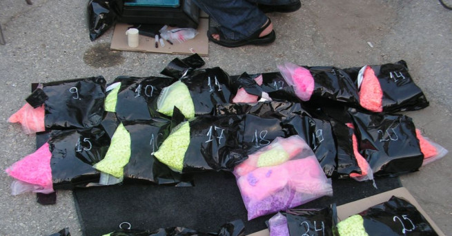 78 кг амфетамини и 8 13 кг марихуана са иззети полицаи