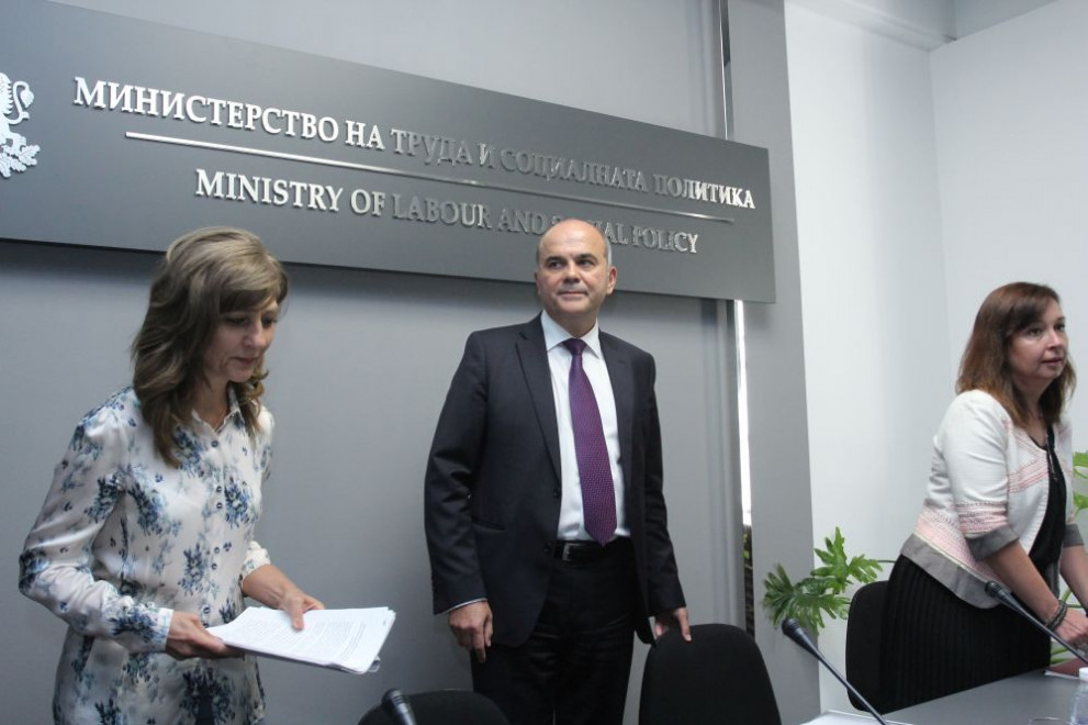  Бисер Петков 