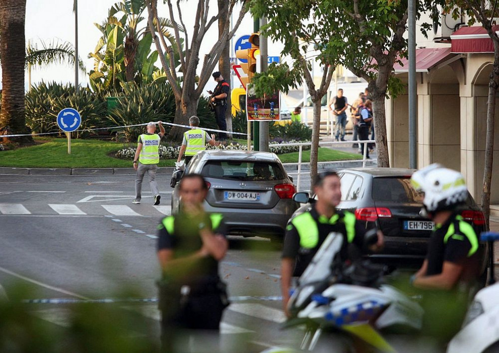  етвърти човек е задържан по отношение на терористичните набези в Барселона и Камбрилс, заяви каталунската полиция 