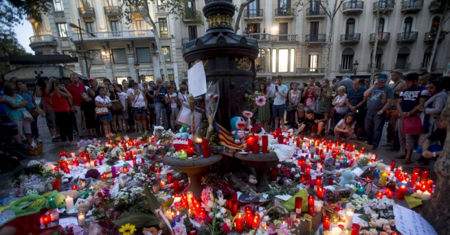 Австралийската туристка Джулия Монако е станала свидел на три терористични