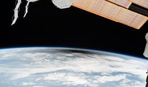 Как изглеждаше слънчевото затъмнение от космоса