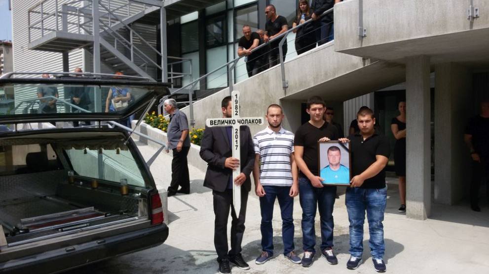  Хиляди изпратиха в последният му път стоманения Величко Чолаков 