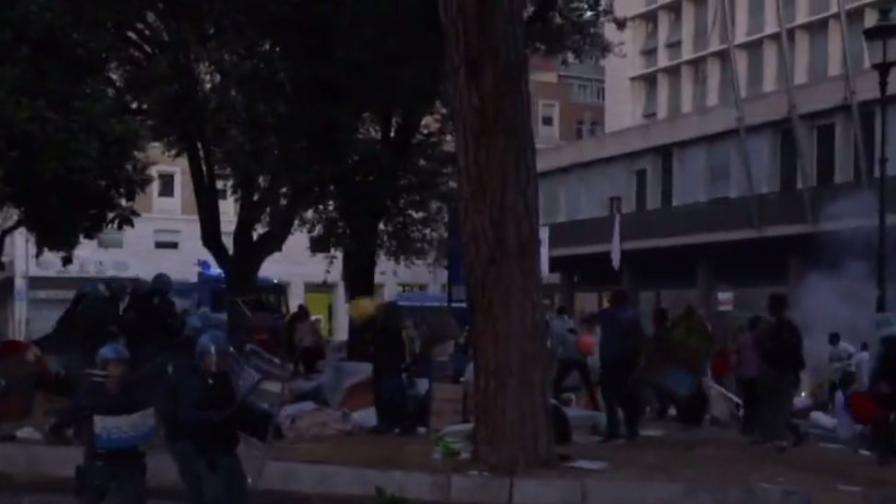 Полицейската акция срещу мигрантите в центъра на Рим