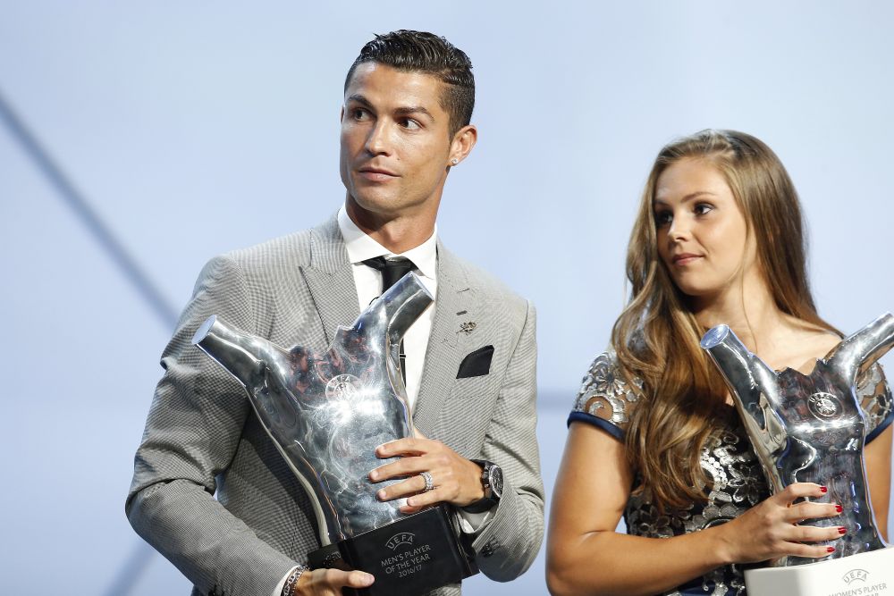 Кристиано Роналдо взе приза на УЕФА за най-добър играч