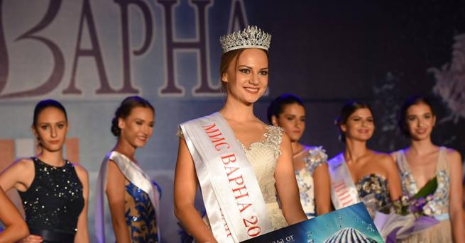 20 годишната Моника Драгнева е Мис Варна 2017 Тя бе
