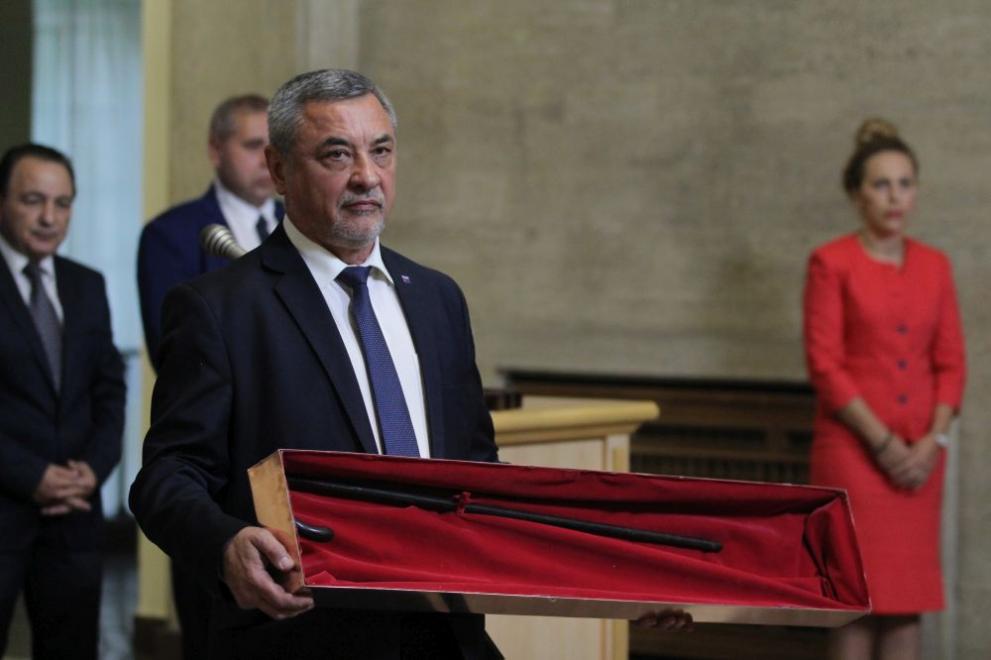  Валери Симеонов бастун 