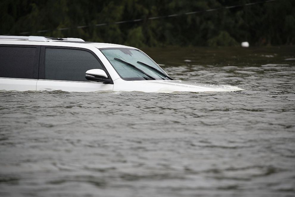  Харви връхлетя Тексас като вихър от четвърта степен, след това отслабна до тропическа стихия, която докара до наводнения, евакуация на хора и вреди за милиарди 