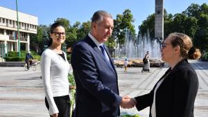 среща посланик