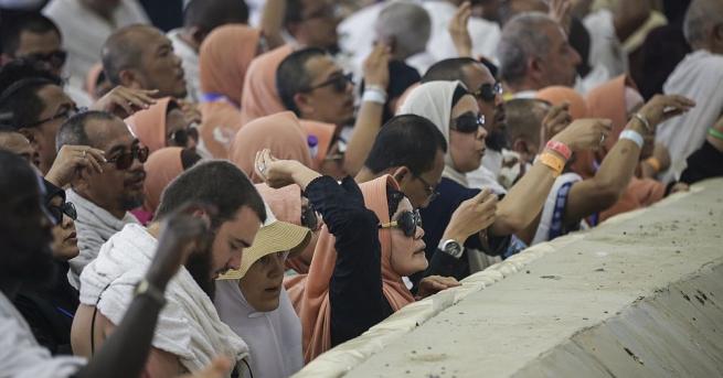 В Саудитска Арабия при засилени мерки за сигурност участващите в