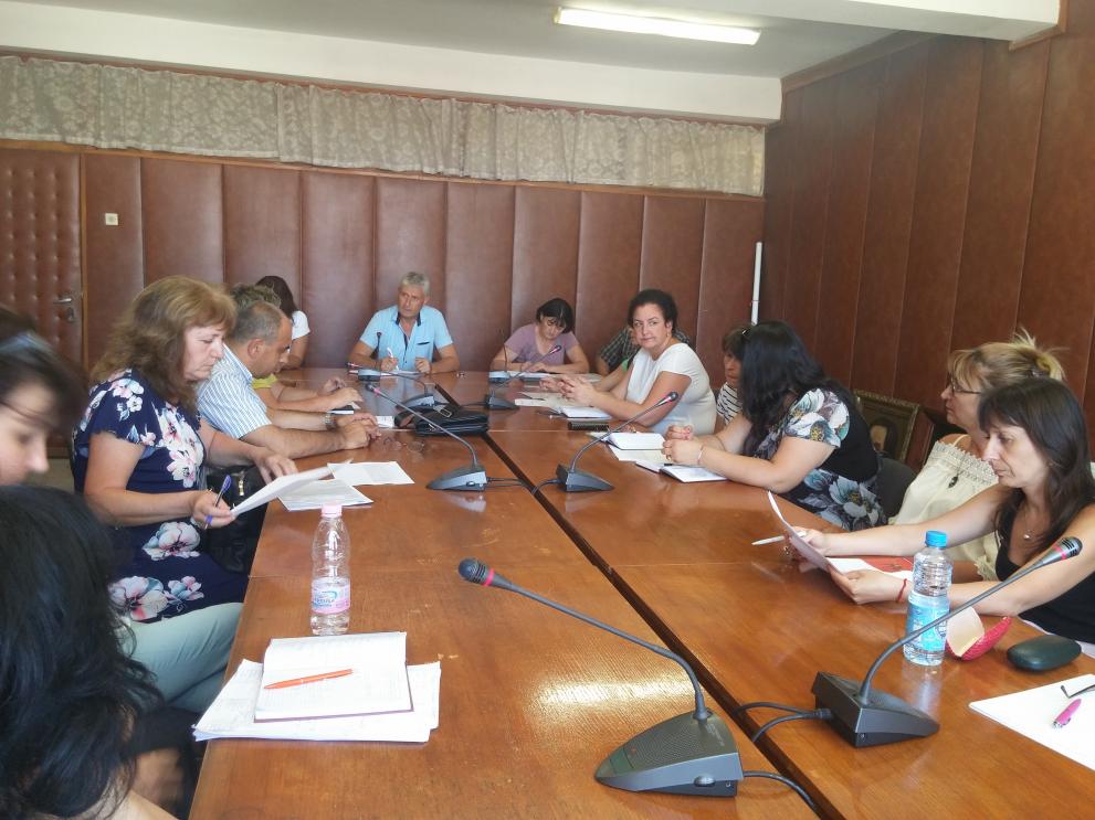 Срещата на директорите на училища с кмета на Мездра.