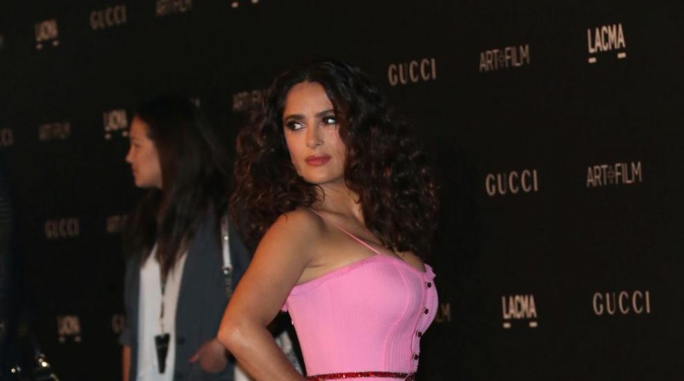 Салма Хайек на 55: Още по-провокативна и секси (СНИМКИ)