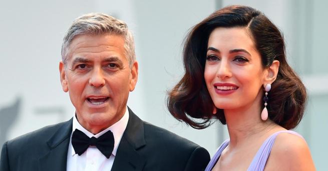 Холивудският актьор режисьор сценарист и продуцент Джордж Клуни и съпругата му британската