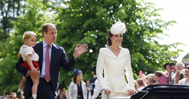 Дворецът Кенсингтън официално потвърди новината, че херцогинята на Кеймбридж Катрин