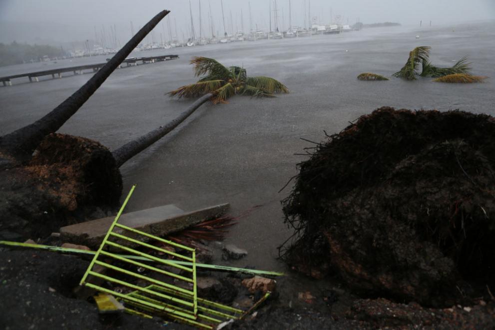  Ураганът Ирма провокира всеобщи опустошения на Карибите, като редица здания са били пометени, а минимум 9 души са починали. 