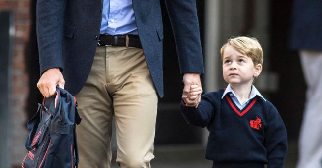 Колко бързо растат Принц Джордж започна първия си учебен ден