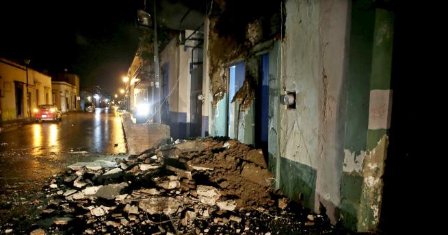 Мексико все още брои щетите и жертвите след едно от
