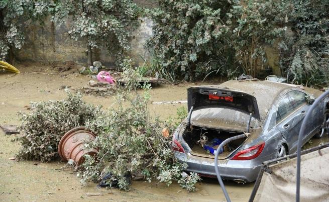 Наводнения и свлачища в Италия, шест жертви