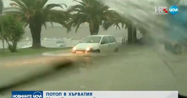 Мощна буря се разрази в понеделник преди обяд в южния