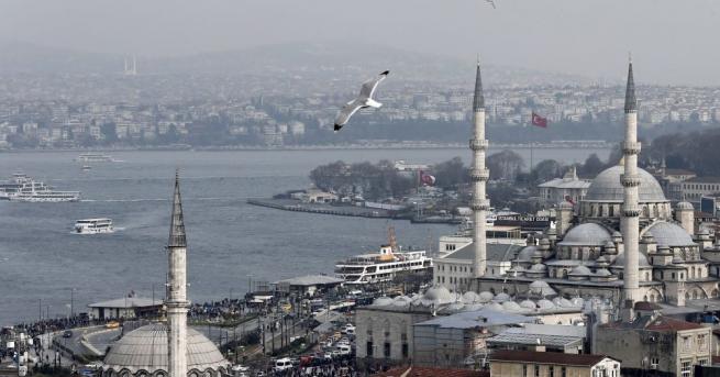 Около 600 000 отделни сгради в Истанбул са застрашени да