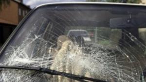 строшени стъкла на автомобил