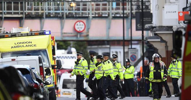 Най малко 22 ма души пострадаха при взрив в лондонското метро Експлозията