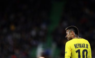 Неймар се извини на съотборниците си за скандала с Кавани