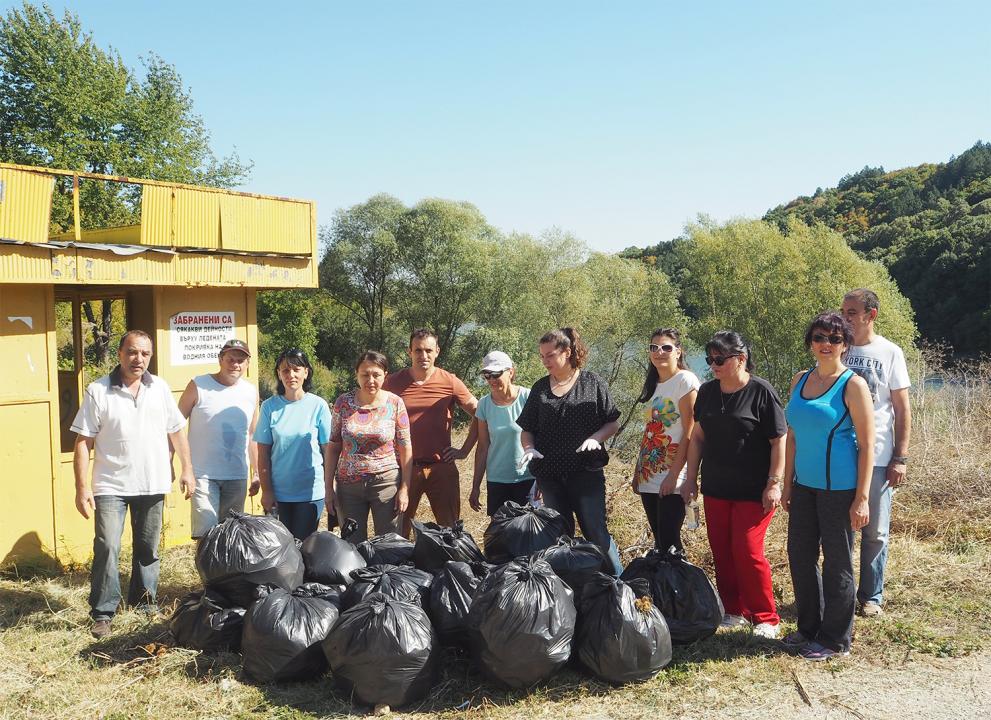 17 чувала с боклук събра Областна администрация на "Пчелина"