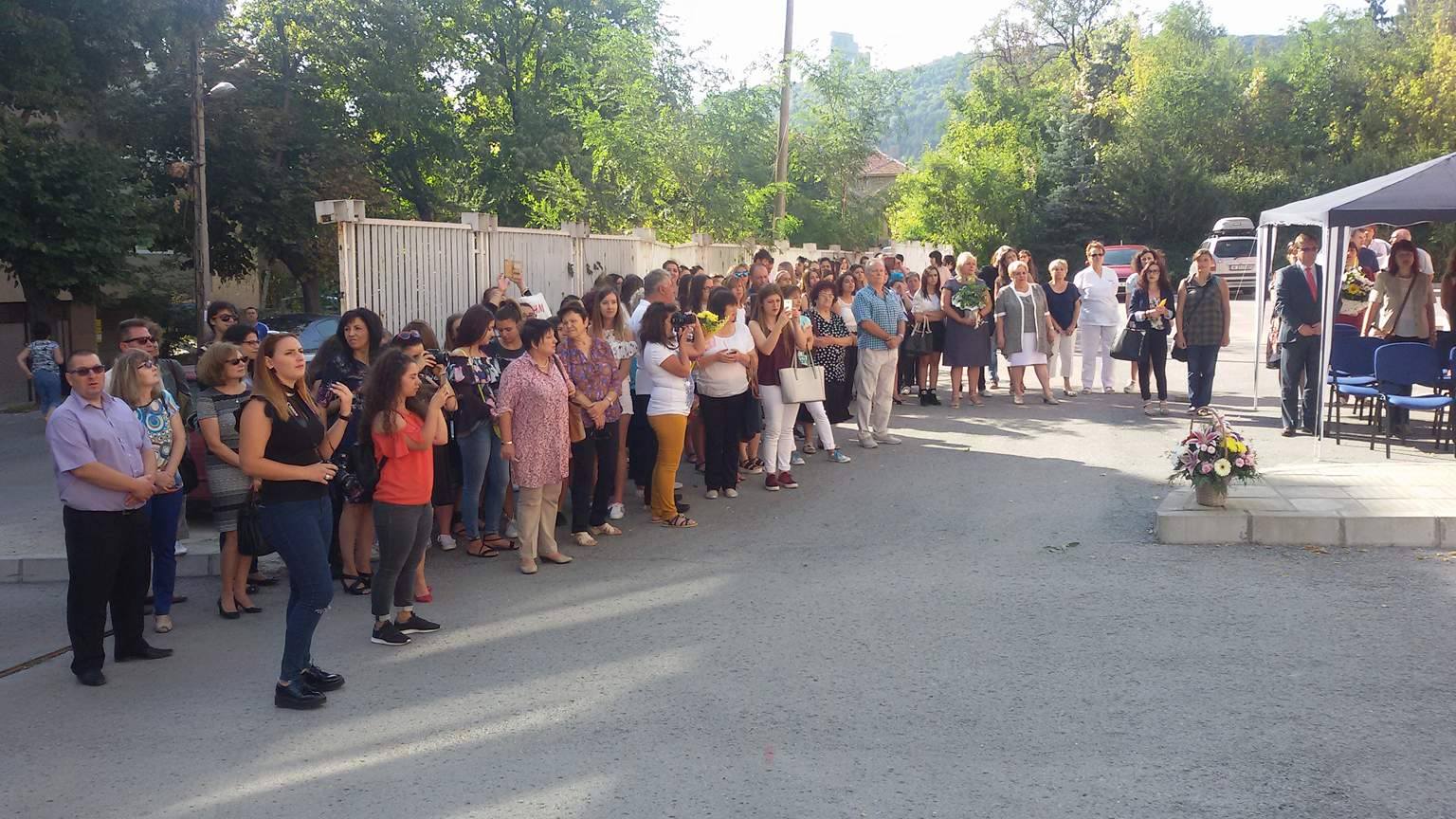 Общият брой на всички студенти, които се обучават във филиала, е 132