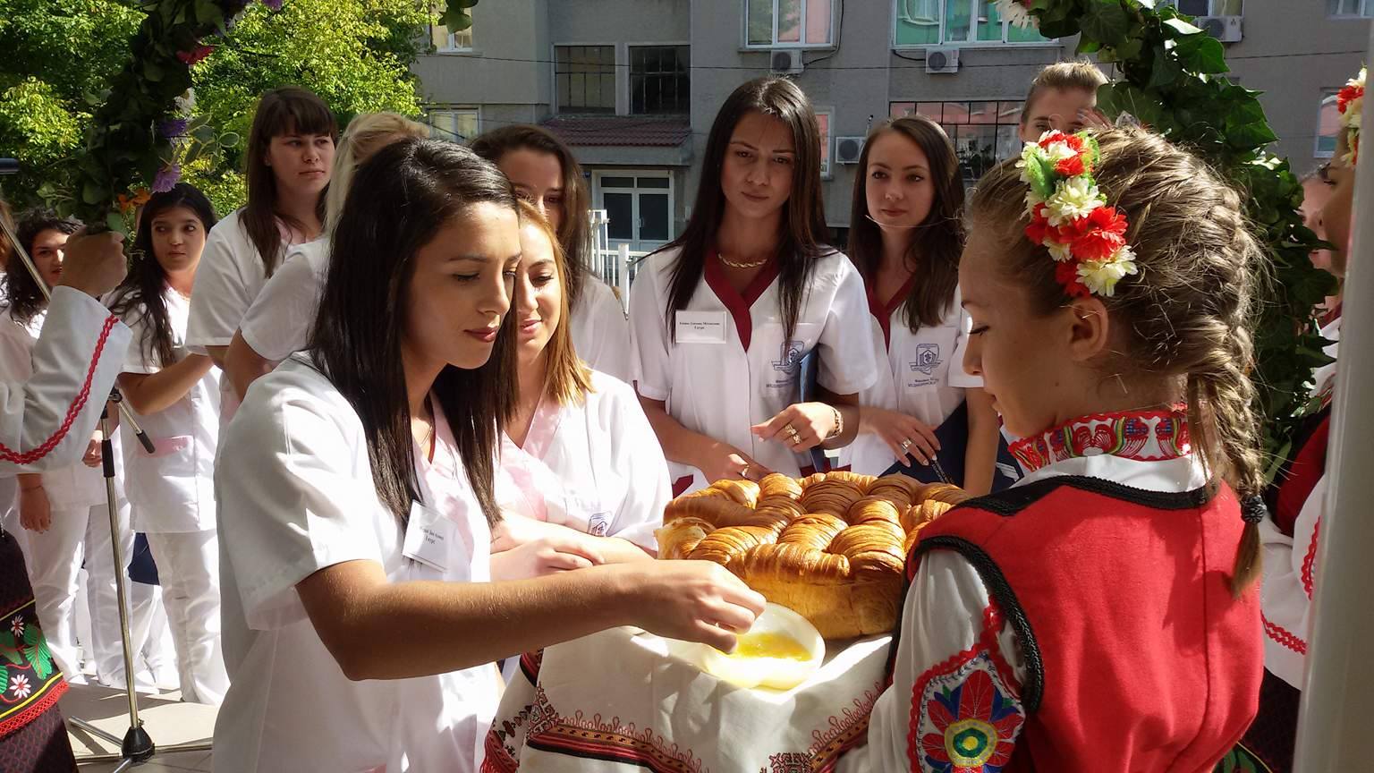 Общият брой на всички студенти, които се обучават във филиала, е 132